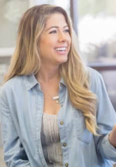 cursus engels spreken – mensen praten enthousiast en gelukkig